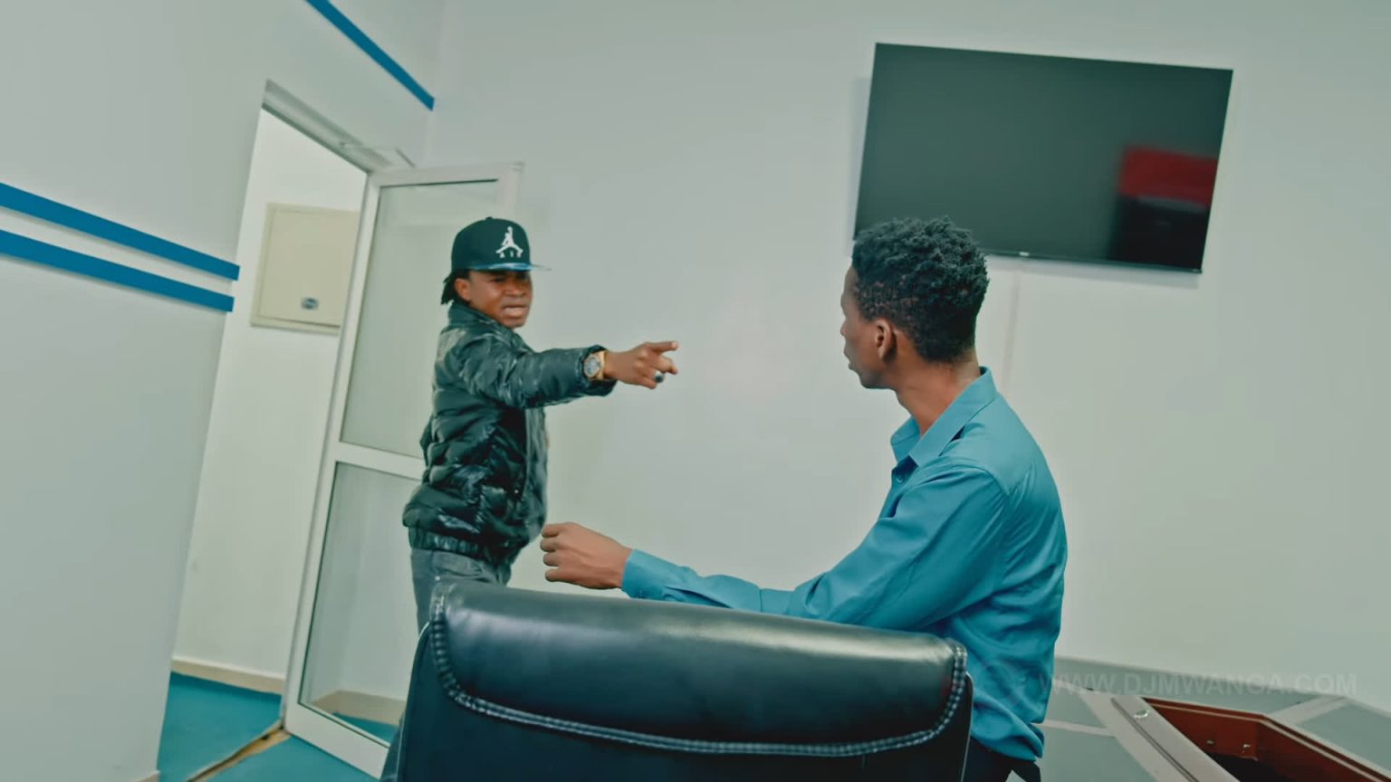 VIDEO : Ferooz Ft. Juma Nature – Bosi